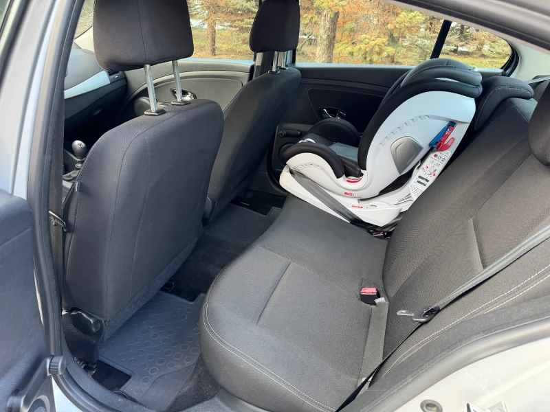 Renault Fluence 1.5 dCi, снимка 11 - Автомобили и джипове - 53455651