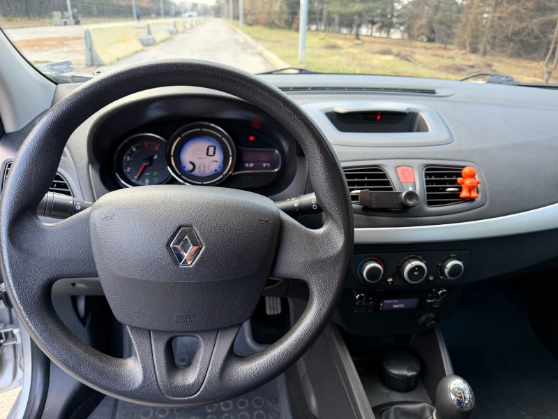 Renault Fluence 1.5 dCi, снимка 8 - Автомобили и джипове - 53455651