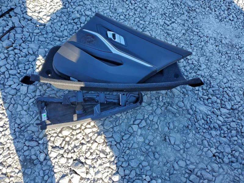 BMW 330 2.0L 4 All wheel drive, снимка 5 - Автомобили и джипове - 52801938