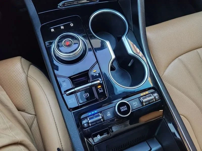 Kia K5, снимка 15 - Автомобили и джипове - 56727632