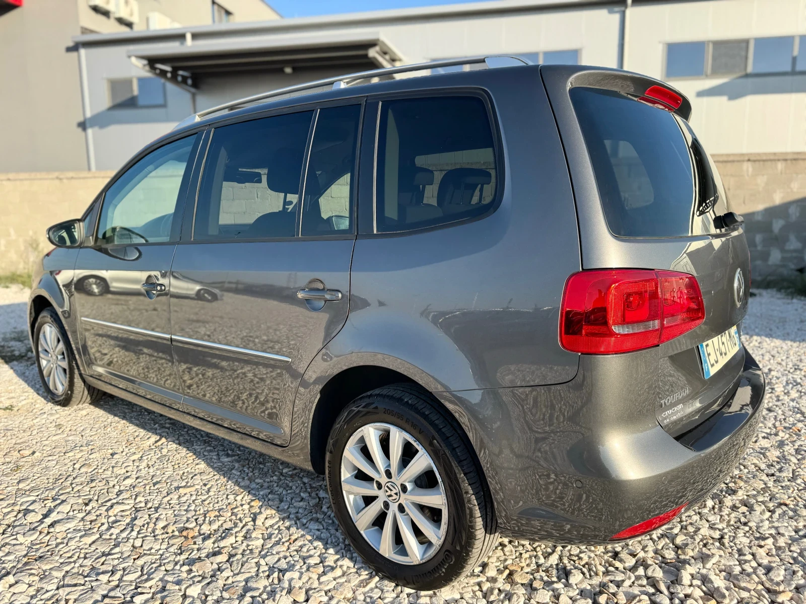 VW Touran 2.0 TDI / LED / HIGHLINE / NAVI / PARKTRONIC   - изображение 6