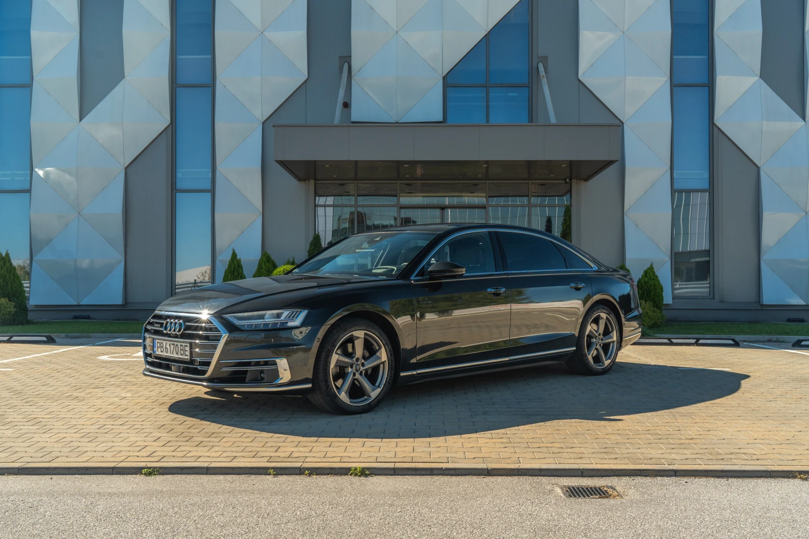 Audi A8 Quattro Long - изображение 2