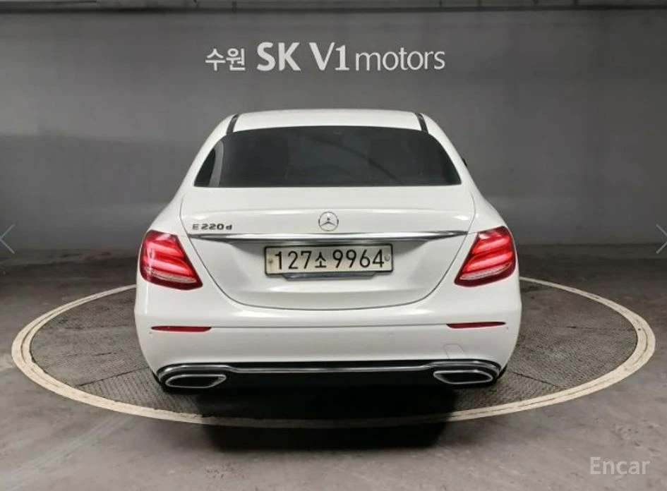 Mercedes-Benz E 220  - изображение 2