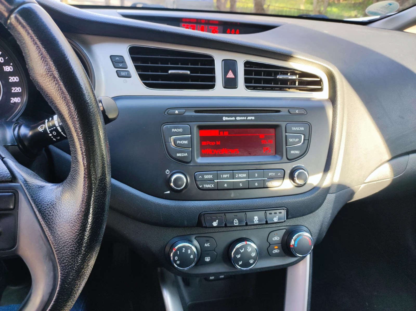 Kia Ceed, снимка 9 - Автомобили и джипове - 54456514