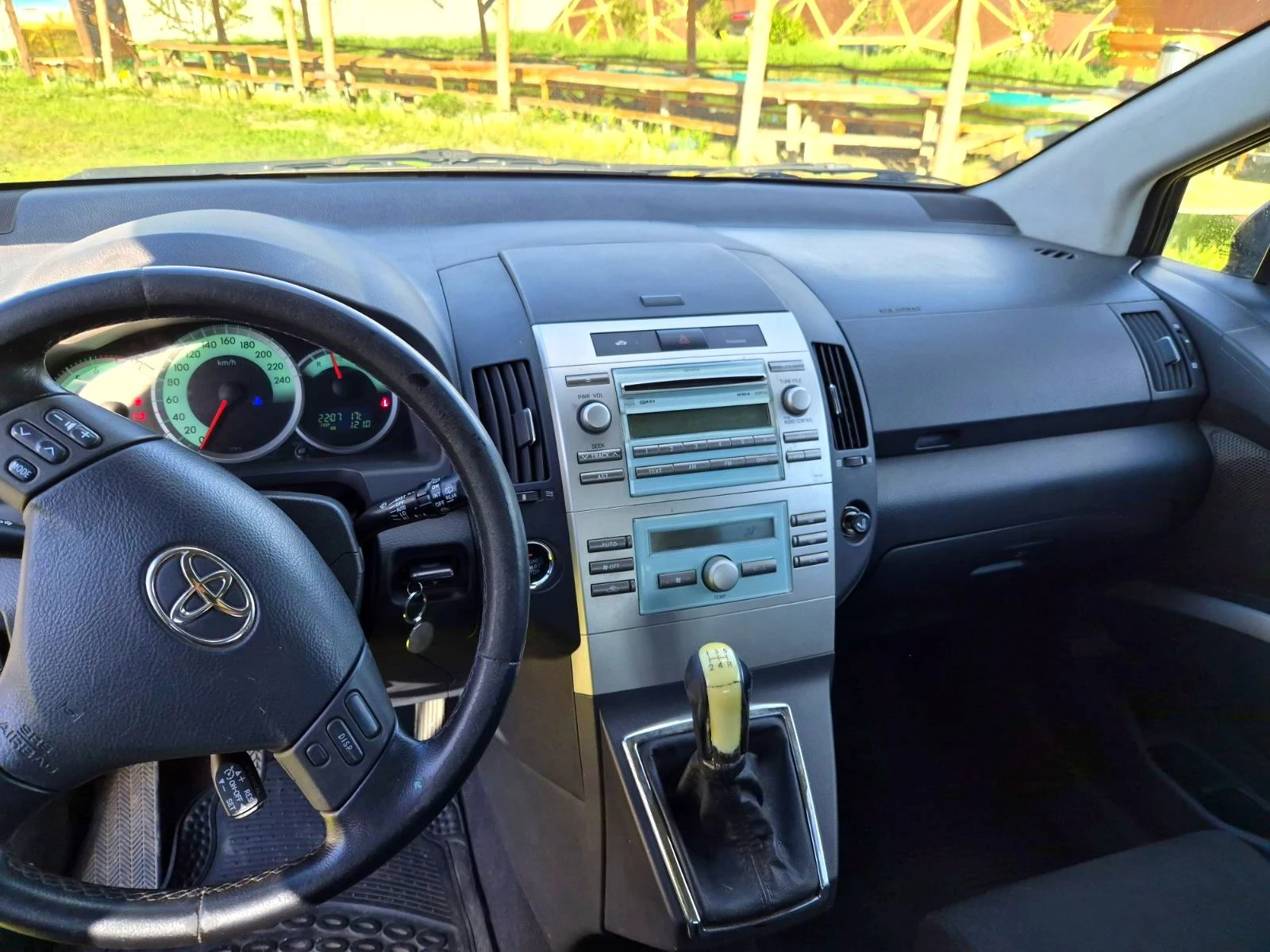 Toyota Corolla verso, снимка 6 - Автомобили и джипове - 54611077