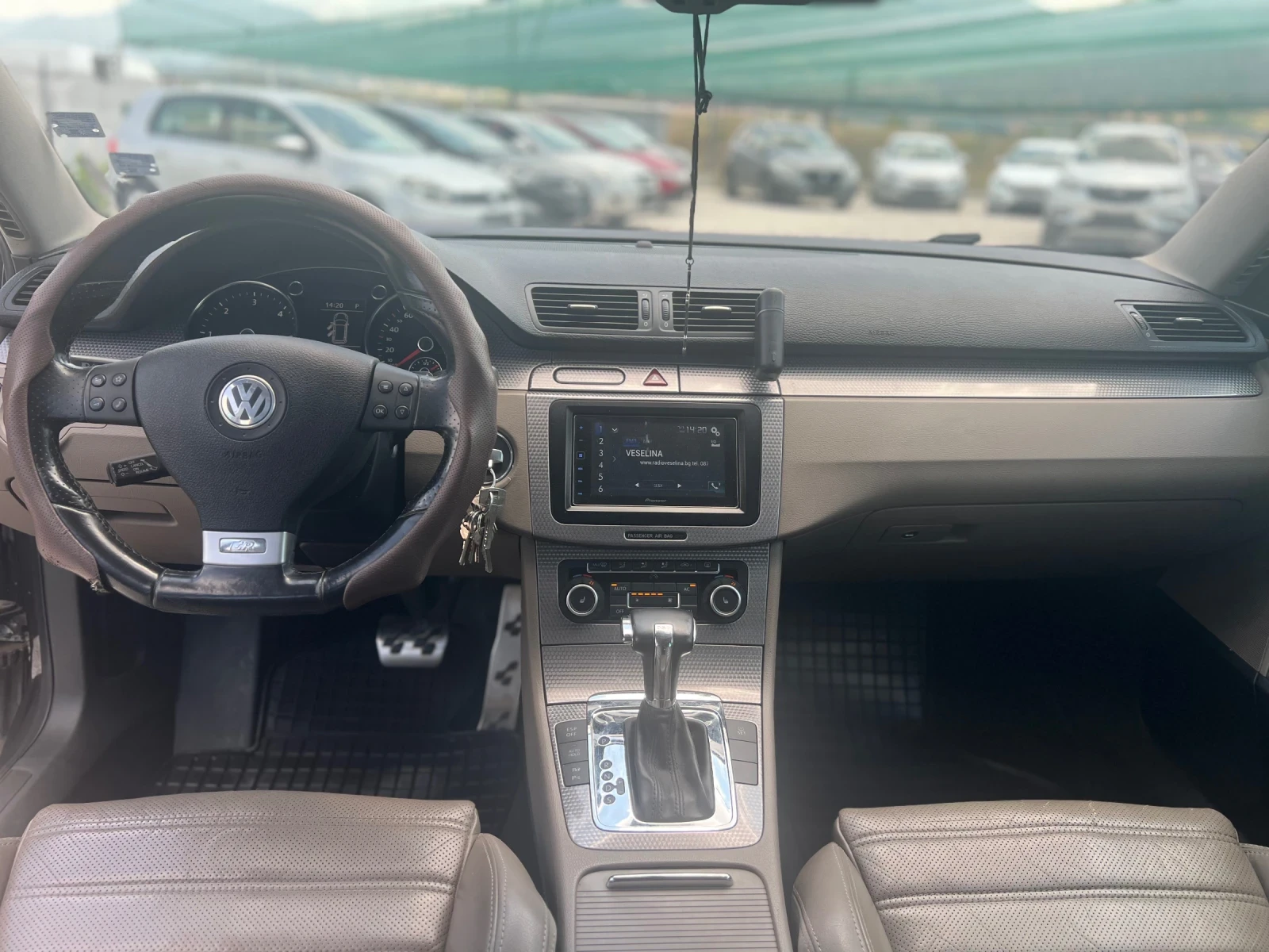 VW Passat 2.0TDI R-LINE 170kc NAVI FUL, снимка 13 - Автомобили и джипове - 55119653