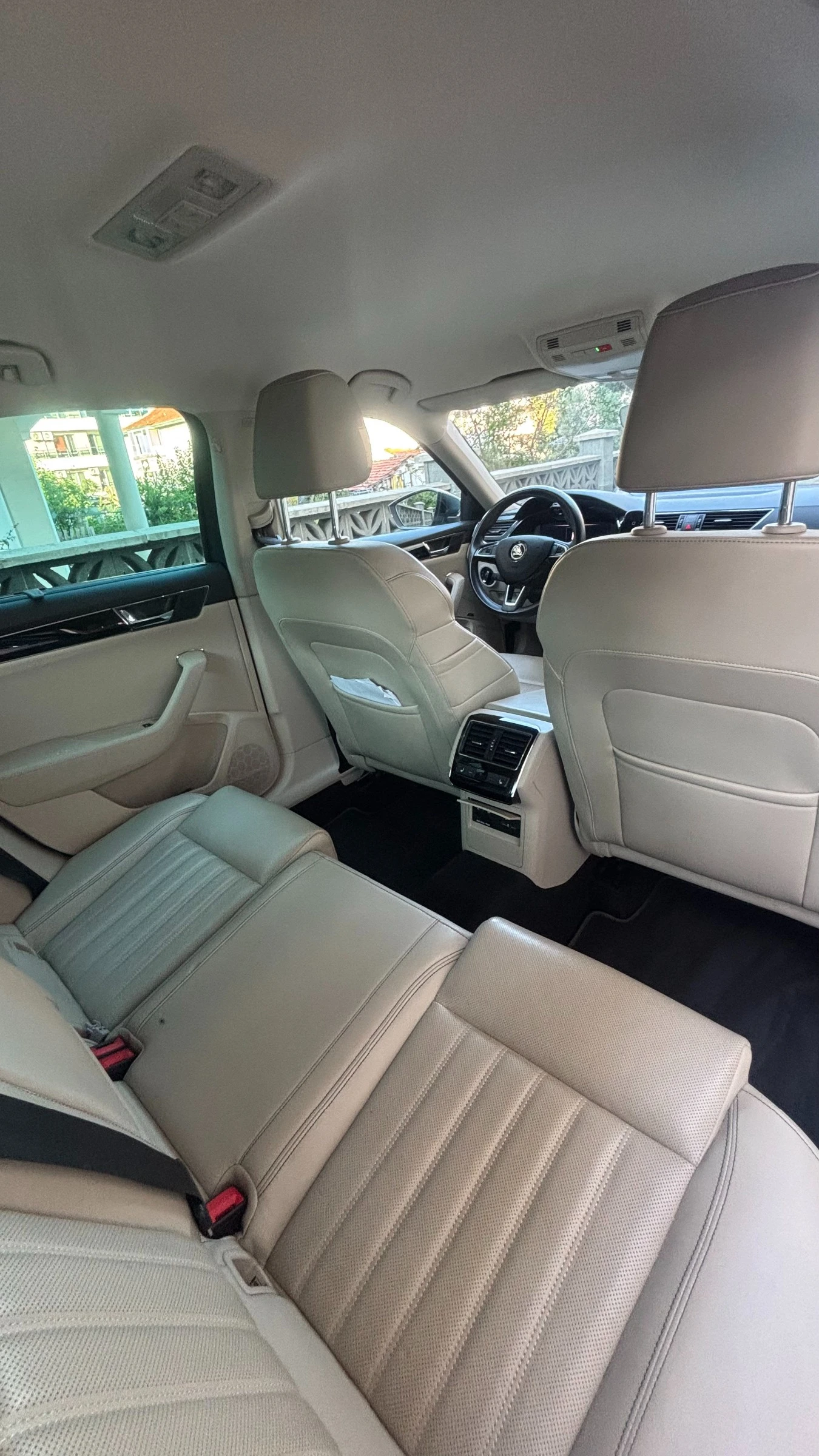 Skoda Superb 2.0 TDI, снимка 9 - Автомобили и джипове - 55479820