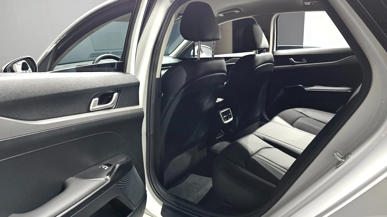 Kia K5 2.0 LPi, снимка 7 - Автомобили и джипове - 55510153
