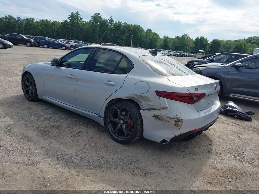 Alfa Romeo Giulia 2.0l Ti Sport Awd, снимка 3 - Автомобили и джипове - 55586803