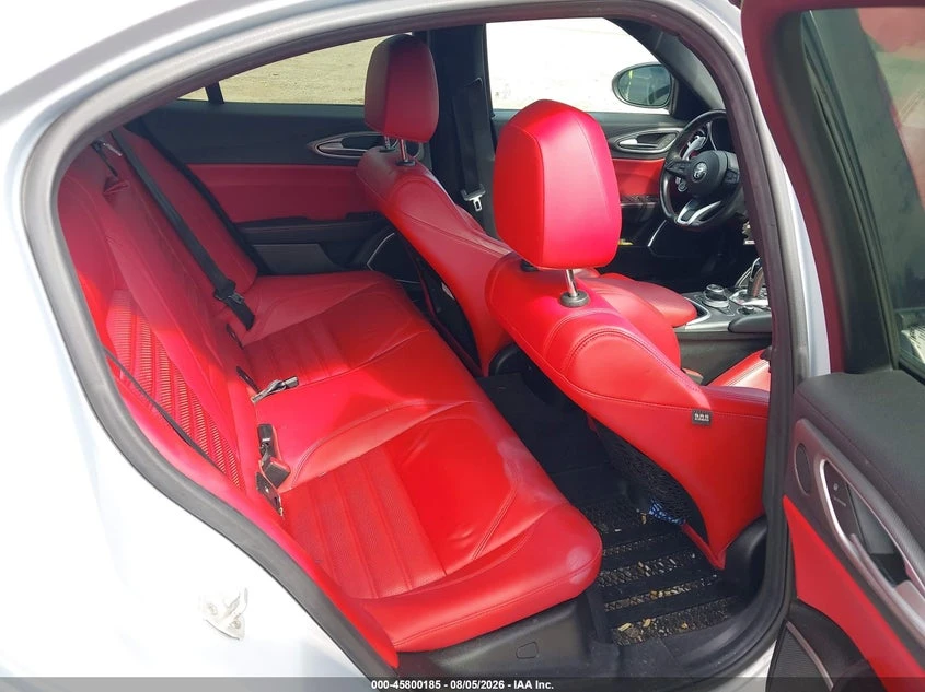 Alfa Romeo Giulia 2.0l Ti Sport Awd, снимка 8 - Автомобили и джипове - 55586803