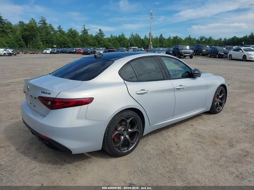 Alfa Romeo Giulia 2.0l Ti Sport Awd, снимка 4 - Автомобили и джипове - 55586803