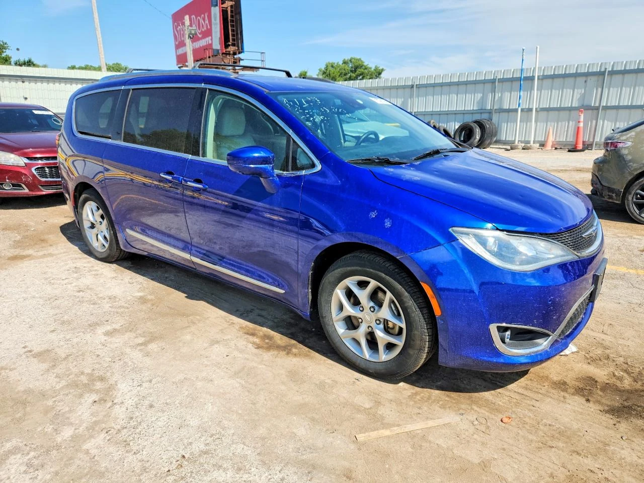 Chrysler Pacifica 3.6l Touring L Plus, снимка 4 - Автомобили и джипове - 55728812