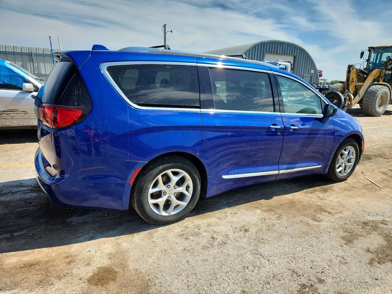 Chrysler Pacifica 3.6l Touring L Plus, снимка 3 - Автомобили и джипове - 55728812