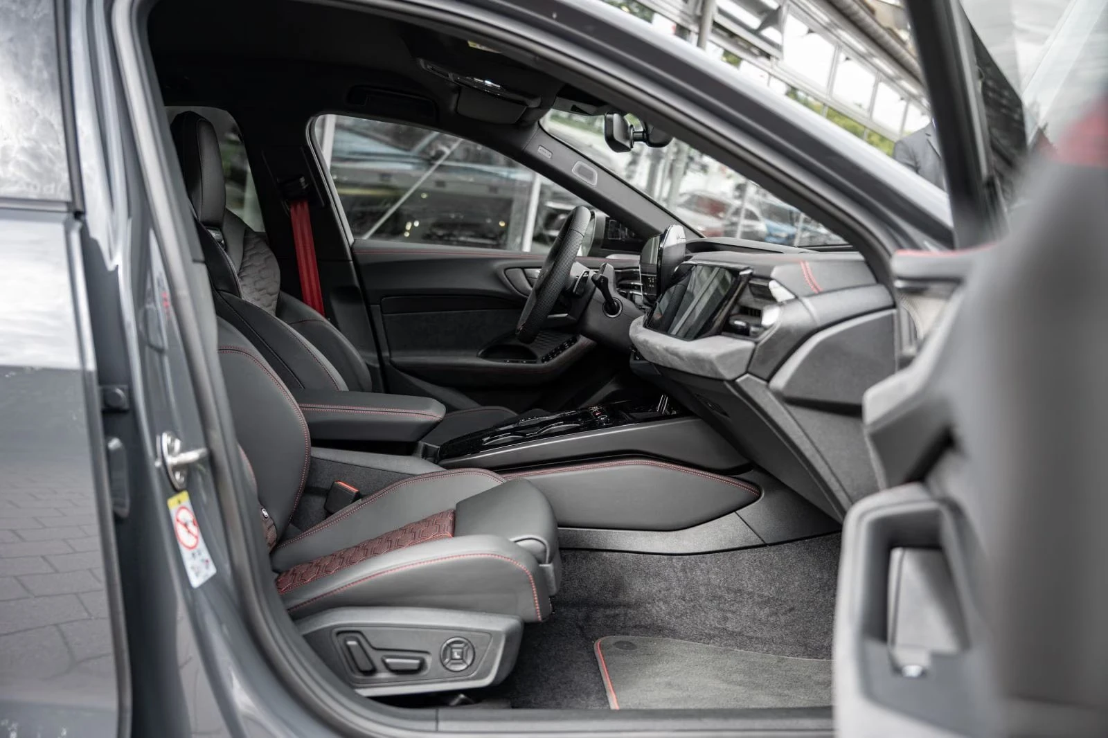 Audi Rs5 / TECH PRO/ MMI DISPLAY / HUD/ MATRIX/ B&O/ 360/, снимка 10 - Автомобили и джипове - 56161728