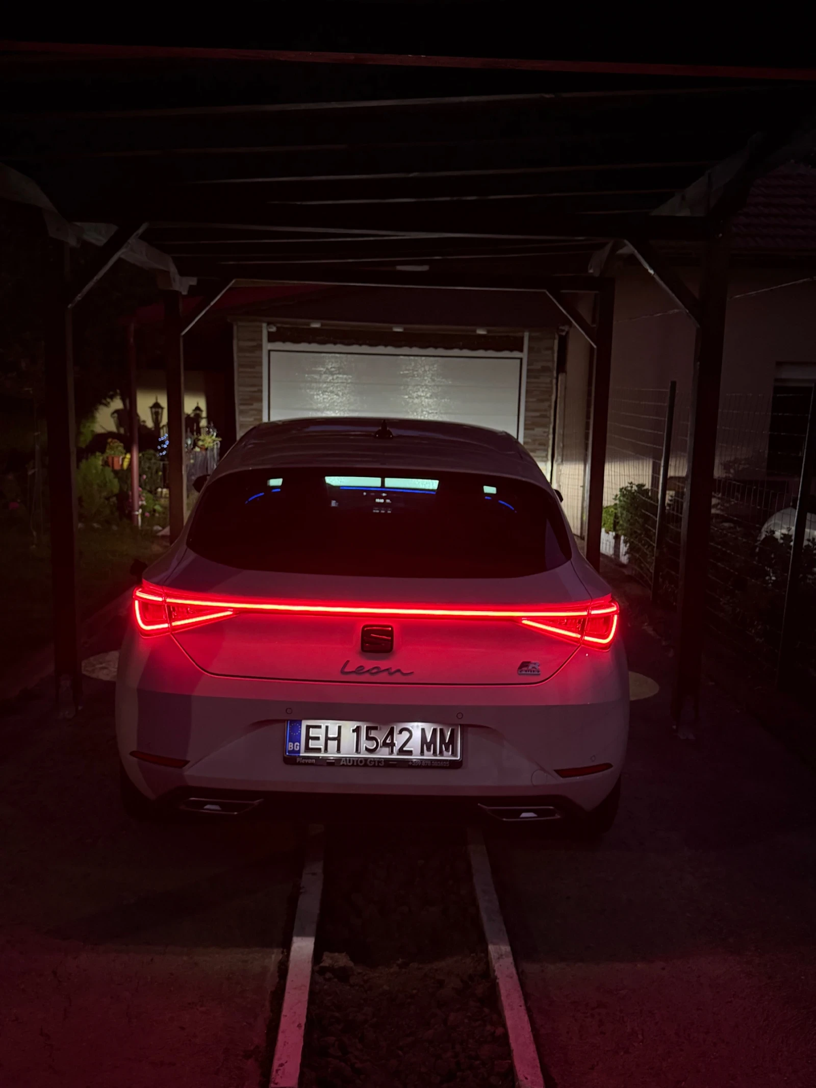 Seat Leon E-Hybrid * PluginHybryd* , снимка 3 - Автомобили и джипове - 56295569