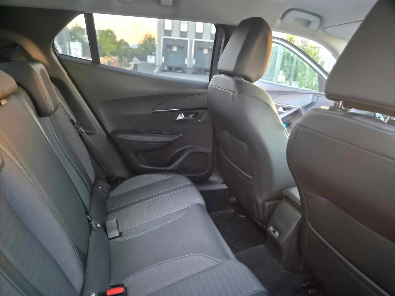 Peugeot 2008 1.5 GT LINE, снимка 8 - Автомобили и джипове - 56317710