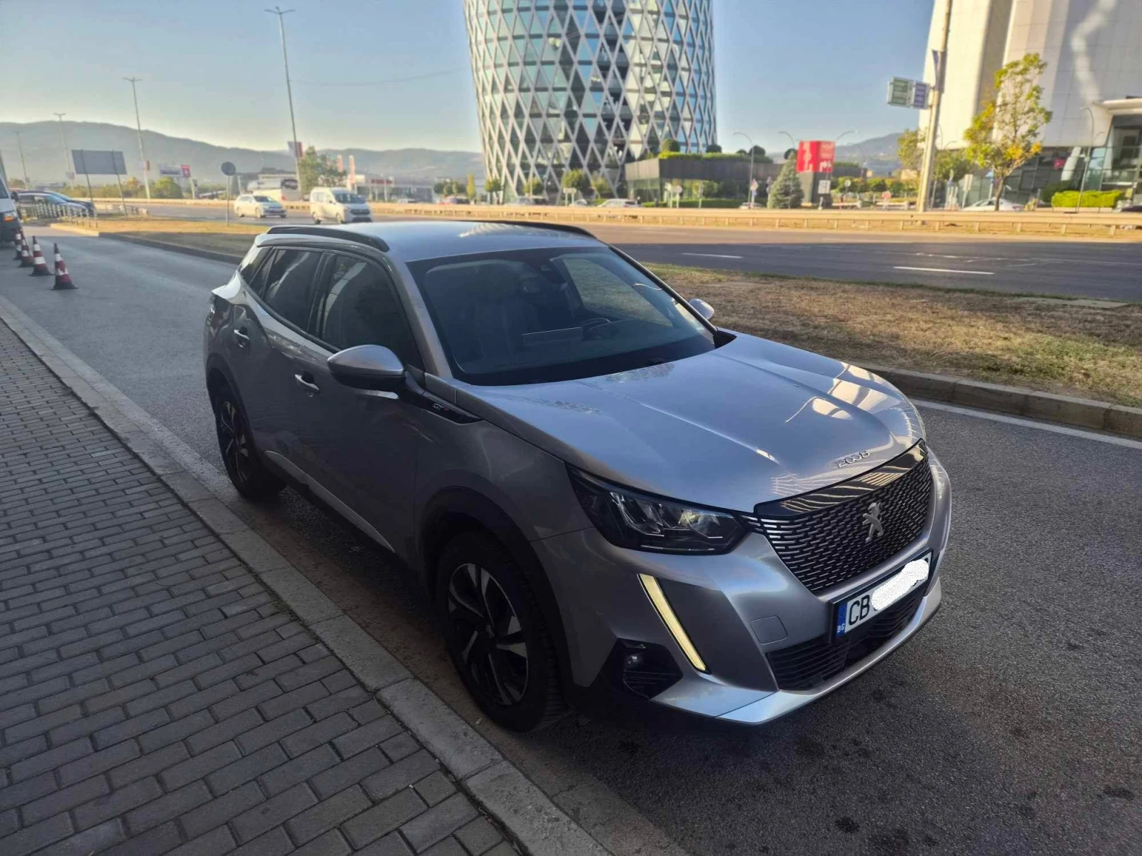 Peugeot 2008 1.5 GT LINE, снимка 3 - Автомобили и джипове - 56317710