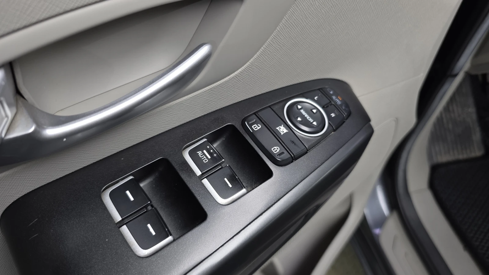 Kia Carnival ������� ����� ������ ����* encareu.com | Mobile.bg � ����������� 12