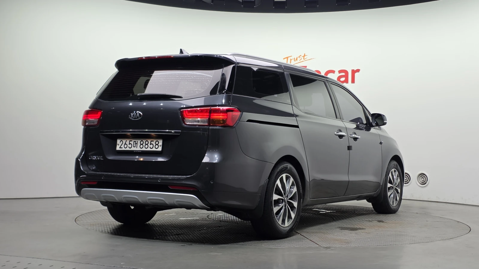 Kia Carnival ������� ����� ������ ����* encareu.com | Mobile.bg � ����������� 2