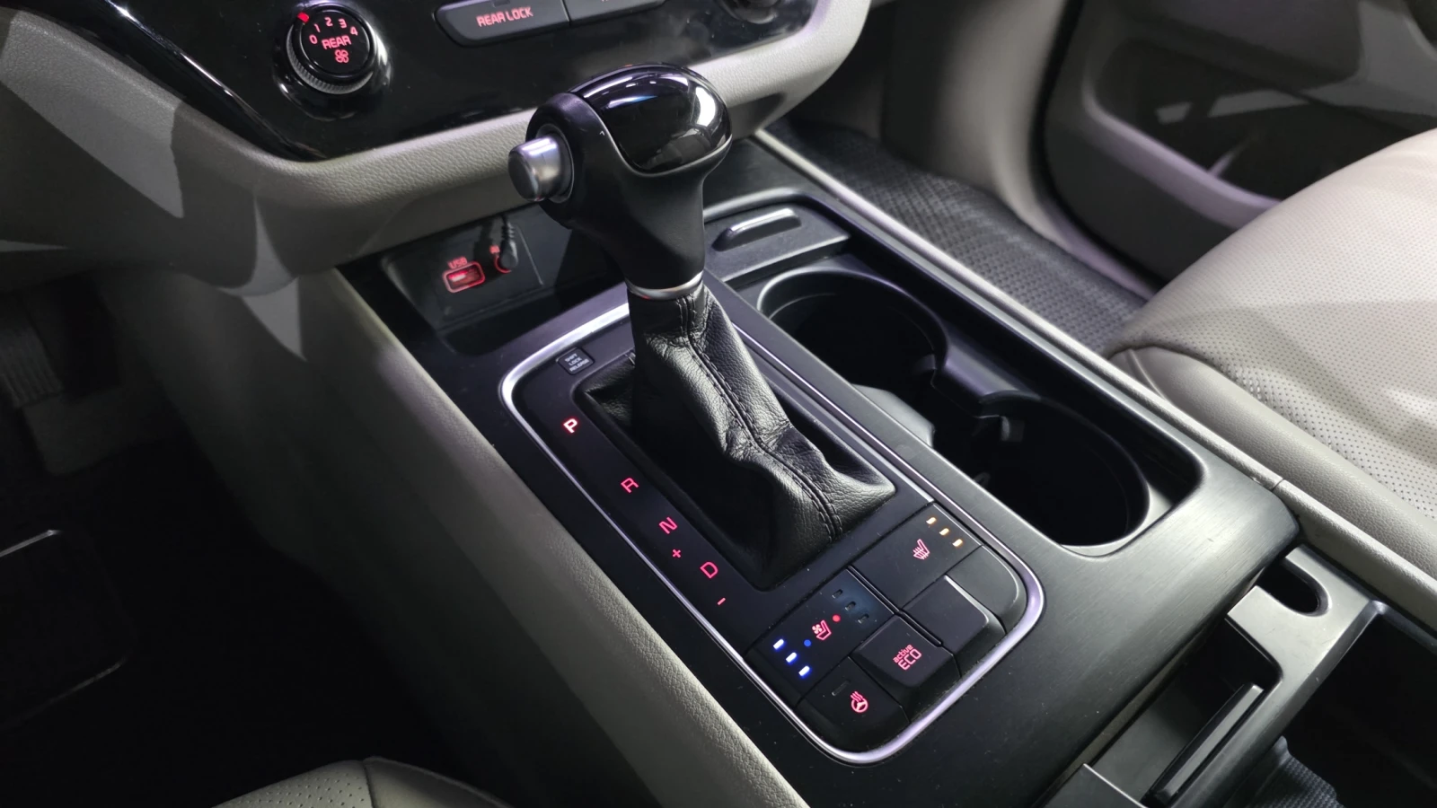 Kia Carnival ������� ����� ������ ����* encareu.com | Mobile.bg � ����������� 9