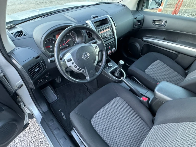 Nissan X-trail 2.5i 16v ! 4X4 ! SWISS !, снимка 8 - Автомобили и джипове - 47442744