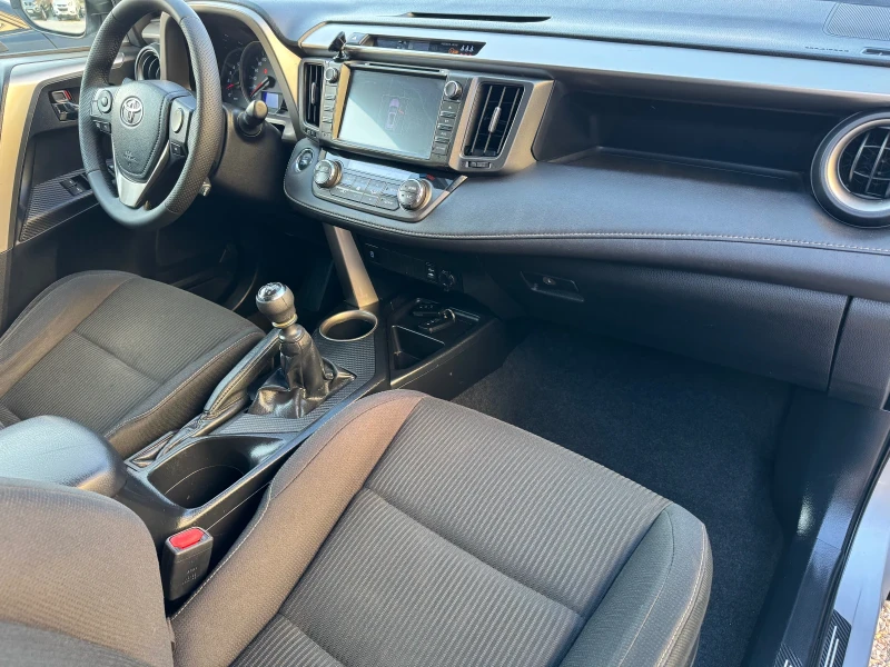 Toyota Rav4 2.0 D4D / Семеен SUV / 2015 / EURO5 / ВСИЧКИ ЕКСТР, снимка 12 - Автомобили и джипове - 51766337