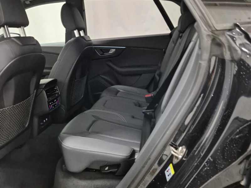 Audi Q8 * TECHNIK* CARFAX * БЕЗ ПЪРВОНАЧАЛНА ВНОСКА, снимка 11 - Автомобили и джипове - 52674059