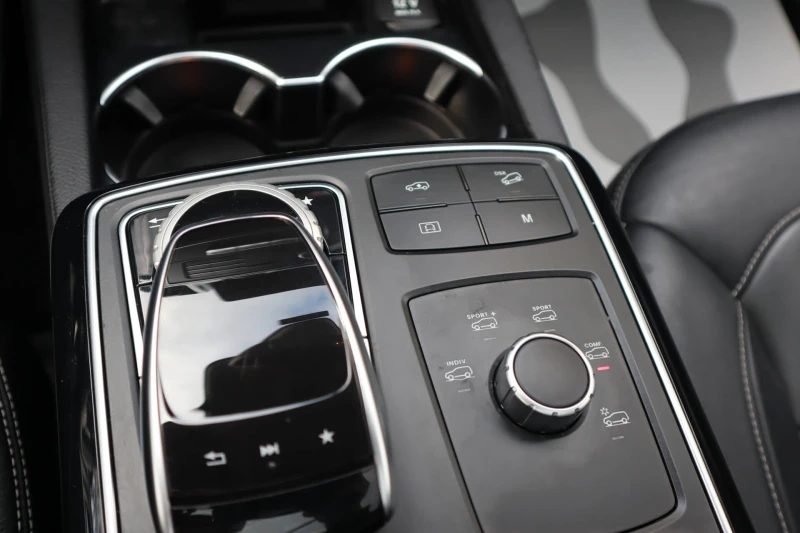Mercedes-Benz GLE 500 4Matic/Harman Kardon/Distronik/Blind Spot/Камера 3, снимка 15 - Автомобили и джипове - 53056326