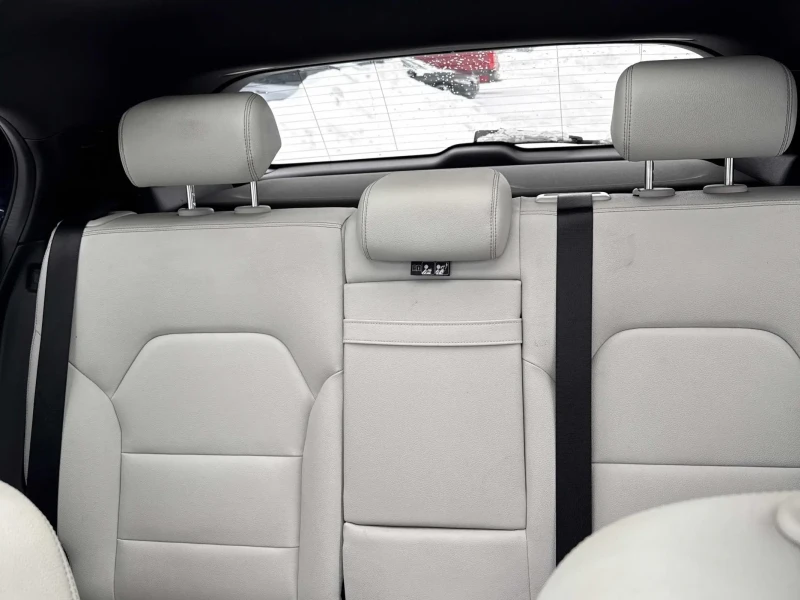 Mercedes-Benz GLA 250 4MATIC AMG PANO* KEYLESS * ПОДГРЕВИ* CARFAX, снимка 9 - Автомобили и джипове - 53483683