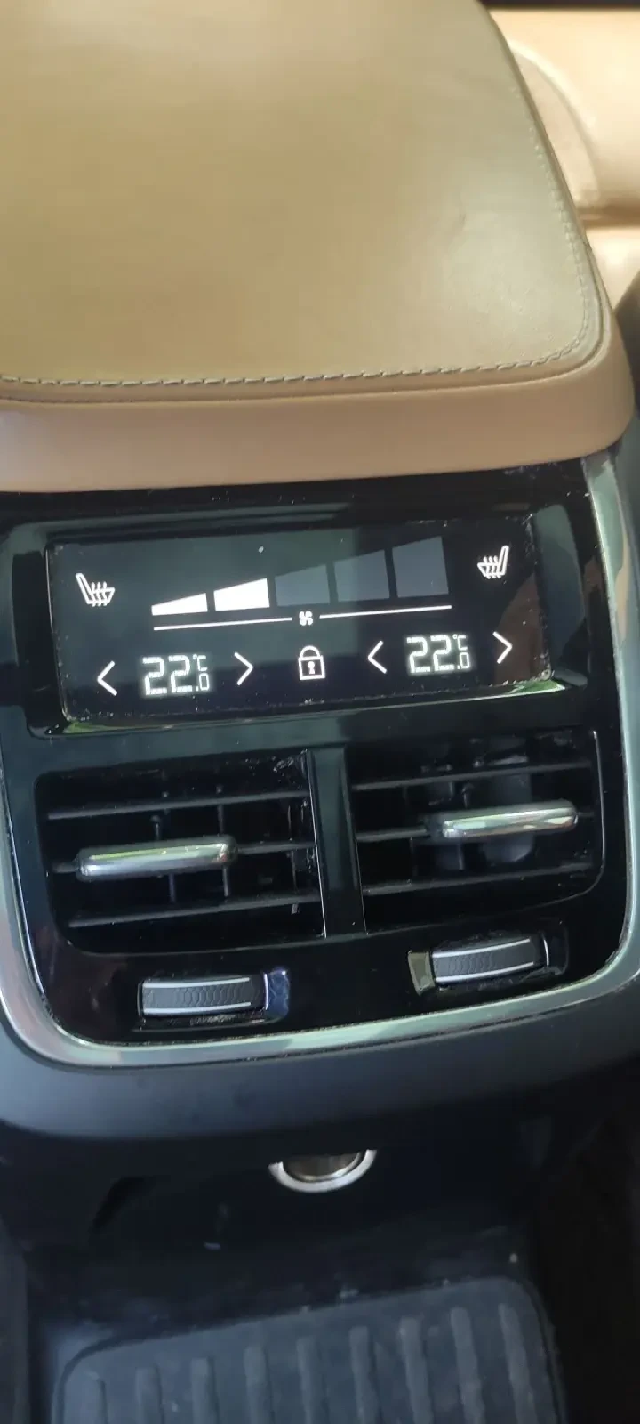 Volvo Xc90 T8 plug in hybrid Head up, B&W, 360, Pano, , снимка 9 - Автомобили и джипове - 52395858