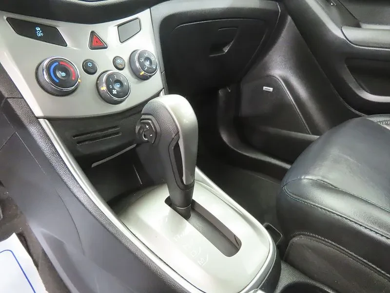 Chevrolet Trax 1.4, снимка 10 - Автомобили и джипове - 54327808