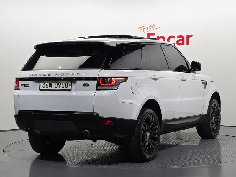 Land Rover Range Rover Sport 3.0D, снимка 2 - Автомобили и джипове - 54500587