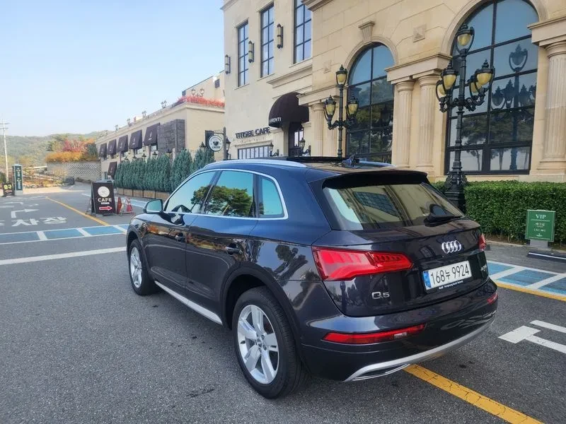 Audi Q5 (Fy) 45 Tfsi Quattro Premium, снимка 2 - Автомобили и джипове - 55133326