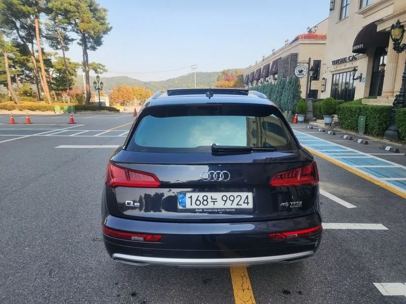 Audi Q5 (Fy) 45 Tfsi Quattro Premium, снимка 4 - Автомобили и джипове - 55133326