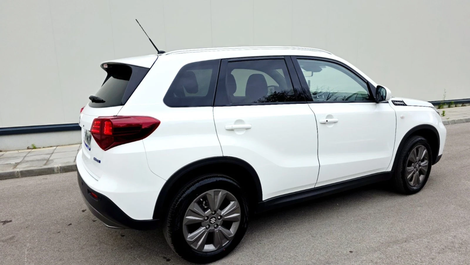Suzuki Vitara HYBRID* НОВА*  - изображение 9