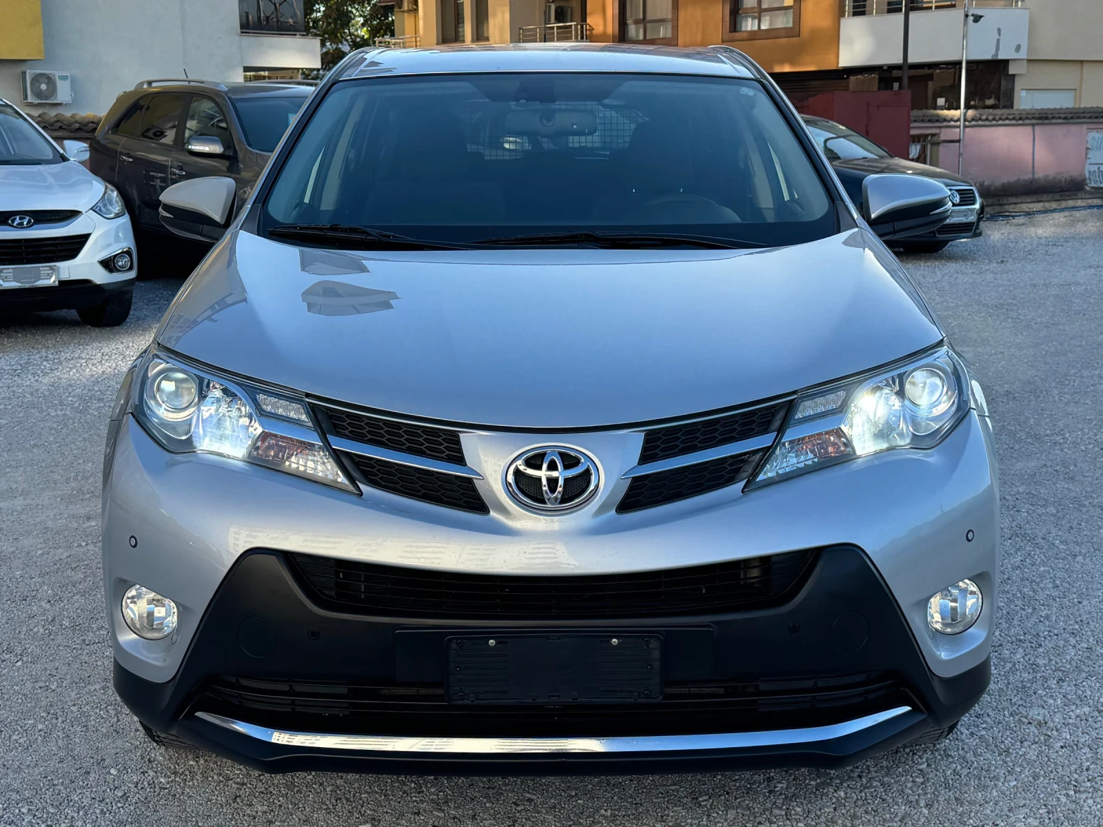 Toyota Rav4 2.0 D4D / Семеен SUV / 2015 / EURO5 / ВСИЧКИ ЕКСТР - изображение 3
