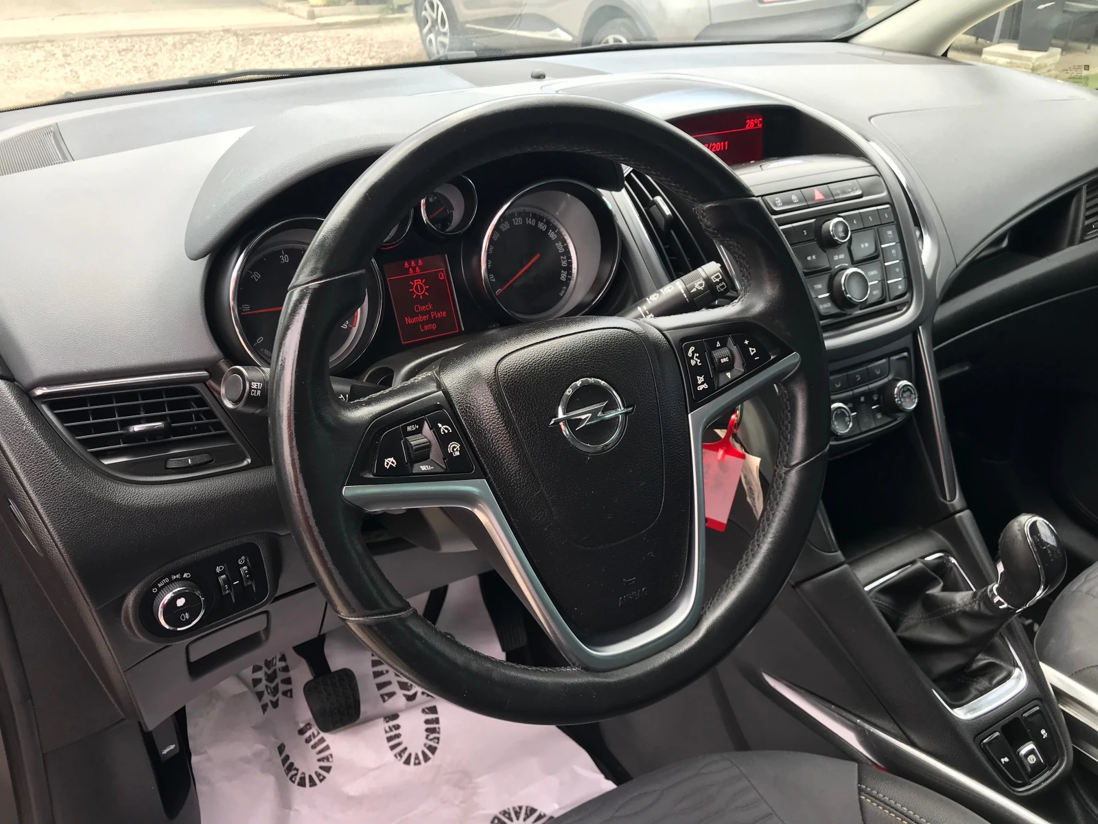 Opel Zafira 2.0d-6ck.-full-cosmo, снимка 13 - Автомобили и джипове - 52668913