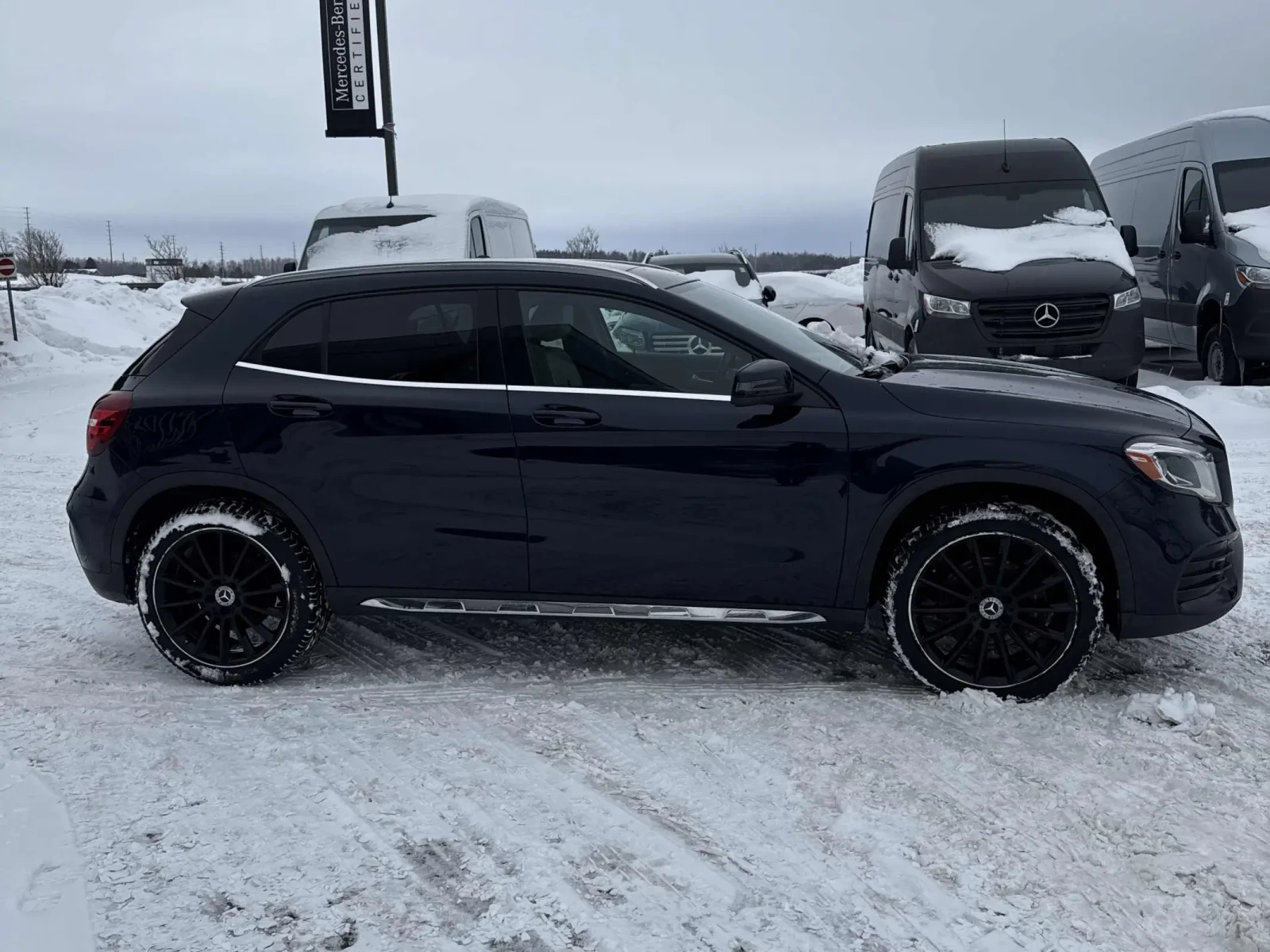 Mercedes-Benz GLA 250 4MATIC AMG PANO* KEYLESS * ПОДГРЕВИ* CARFAX - изображение 3