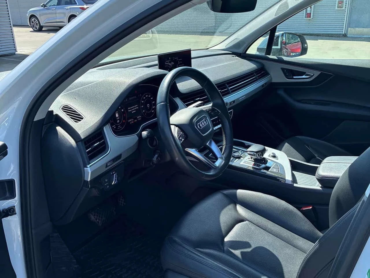 Audi Q7 * Technik * MATRIX * KEYLESS * ОБДУХВАНЕ * 360 , снимка 7 - Автомобили и джипове - 54291251