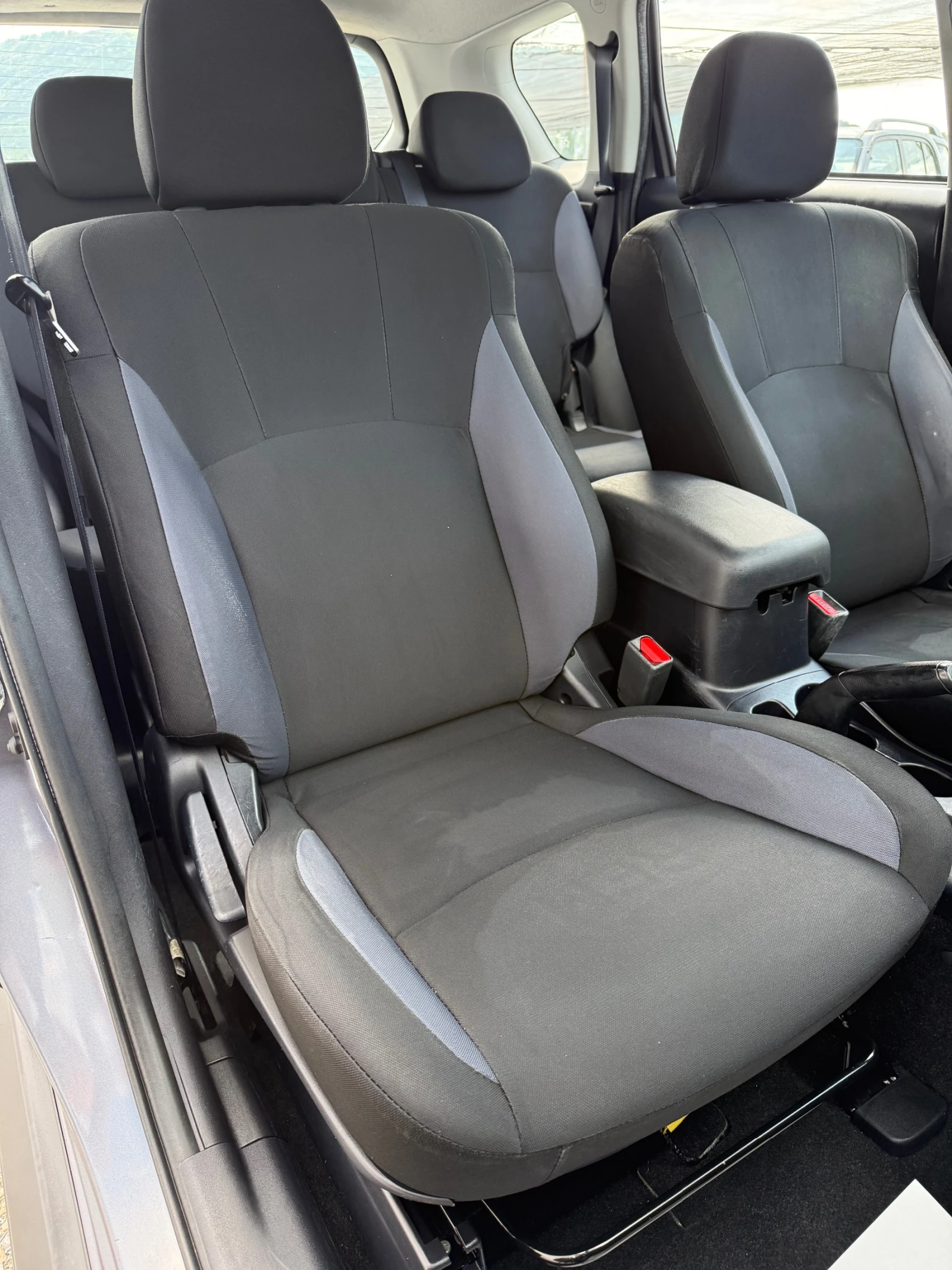 Mitsubishi Outlander 2.0D 140к.с. 4х4 , снимка 8 - Автомобили и джипове - 54794357