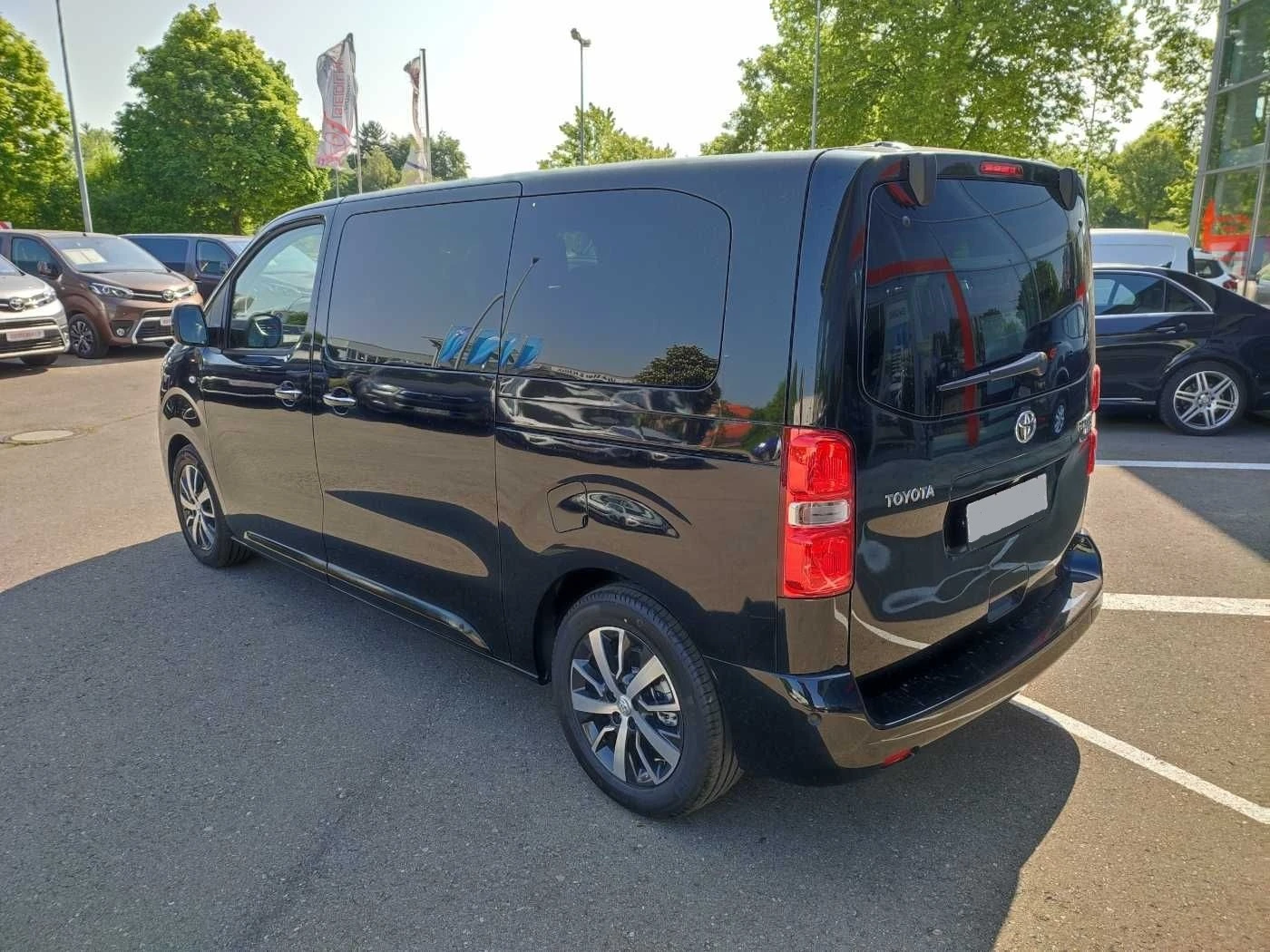 Toyota Proace Verso L1 Executive - изображение 5