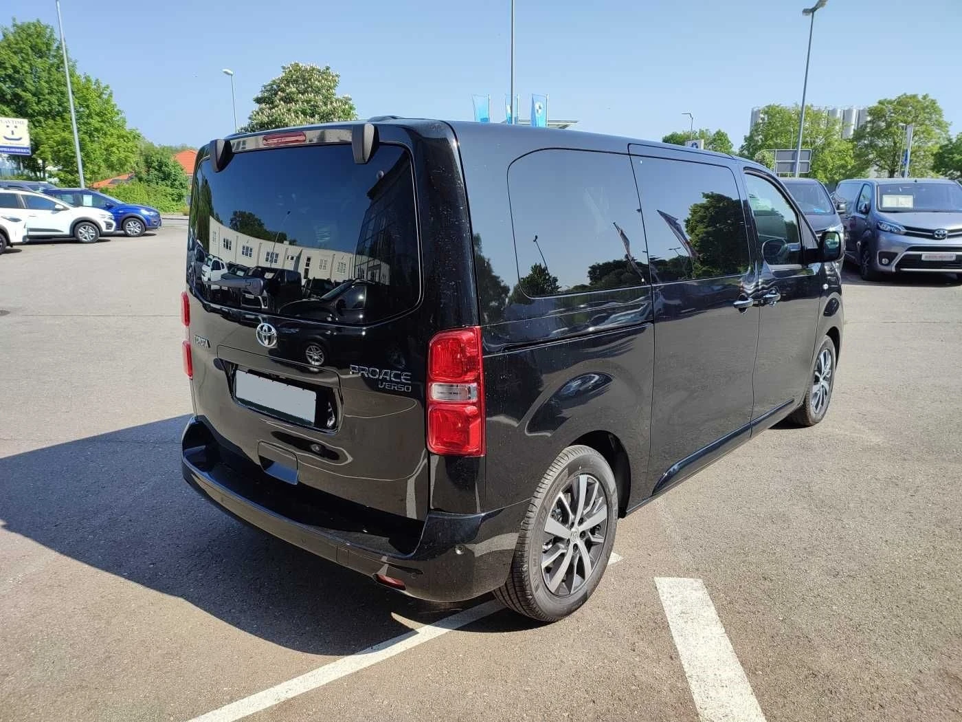 Toyota Proace Verso L1 Executive - изображение 2