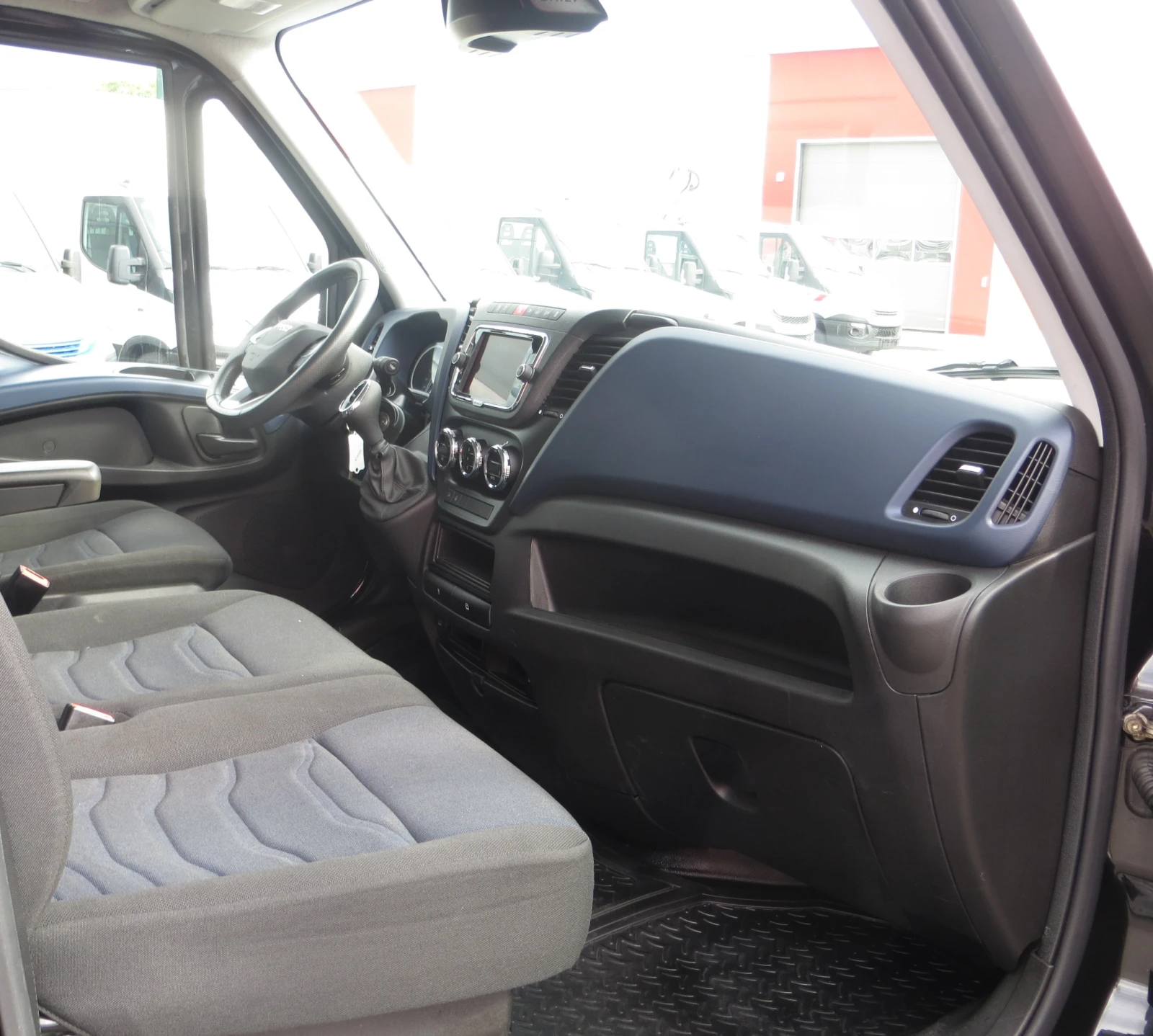 Iveco Daily 50C18 АВТОБУС 22+ 1 - изображение 10