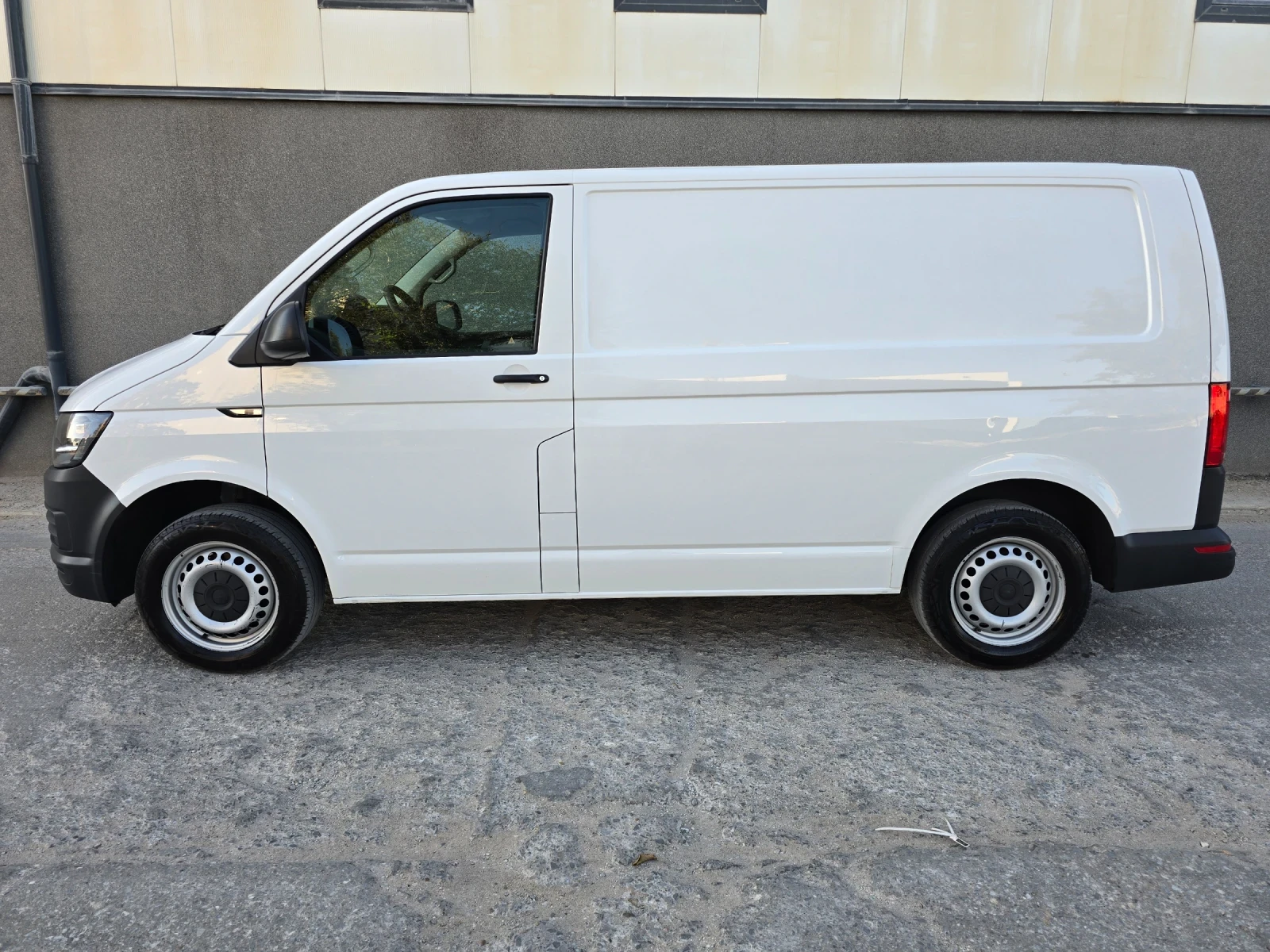 VW Transporter 2.0 TDI T6 - изображение 3