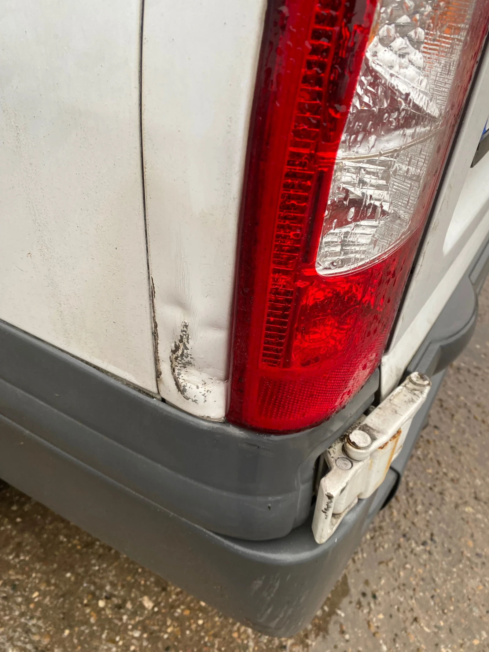 Ford Transit 2.2 - изображение 4