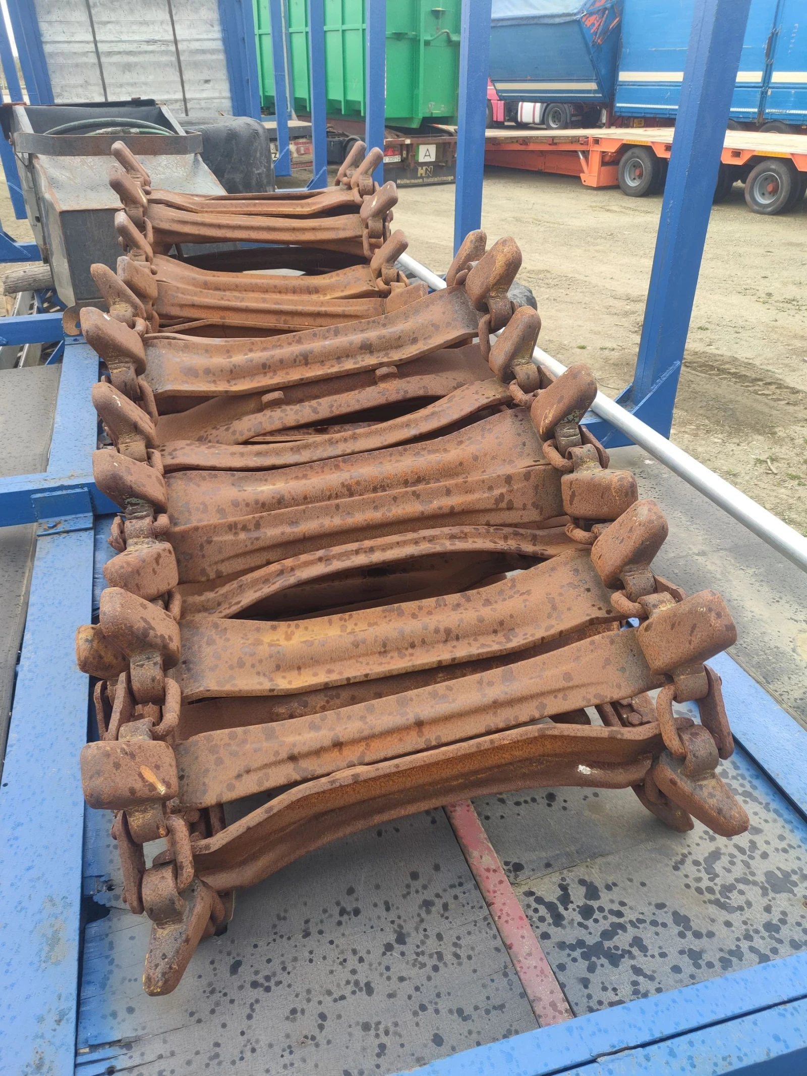 Специализирани машини Машини за дърводобив Тракове и вериги за Понсе Бъфало 2010 година, снимка 4 - Селскостопанска техника - 54180742