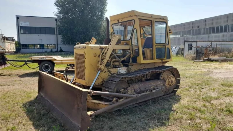 Булдозер Cat D4Е, снимка 2 - Индустриална техника - 52283139