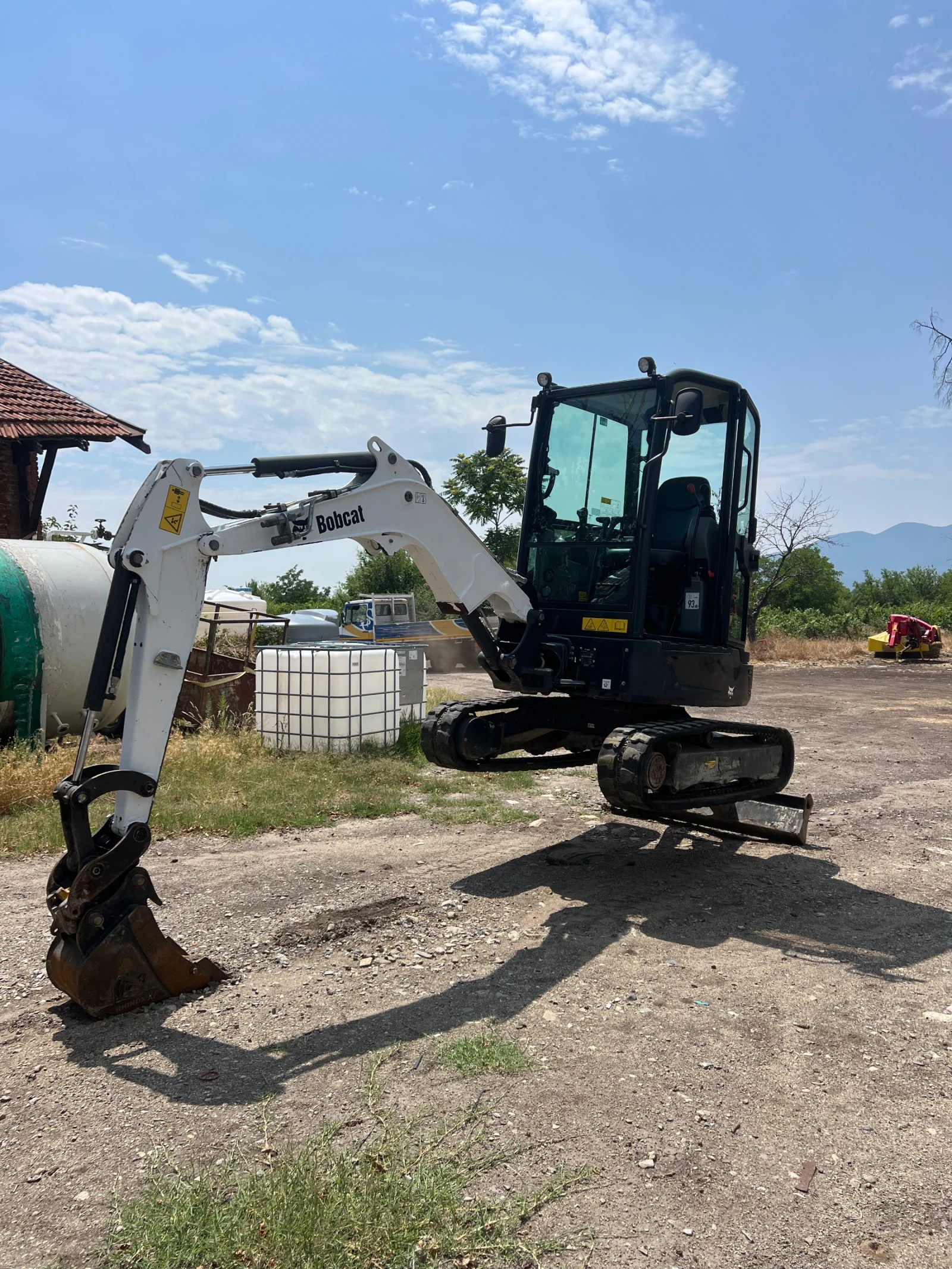 Багер Bobcat E26, снимка 2 - Индустриална техника - 55359046