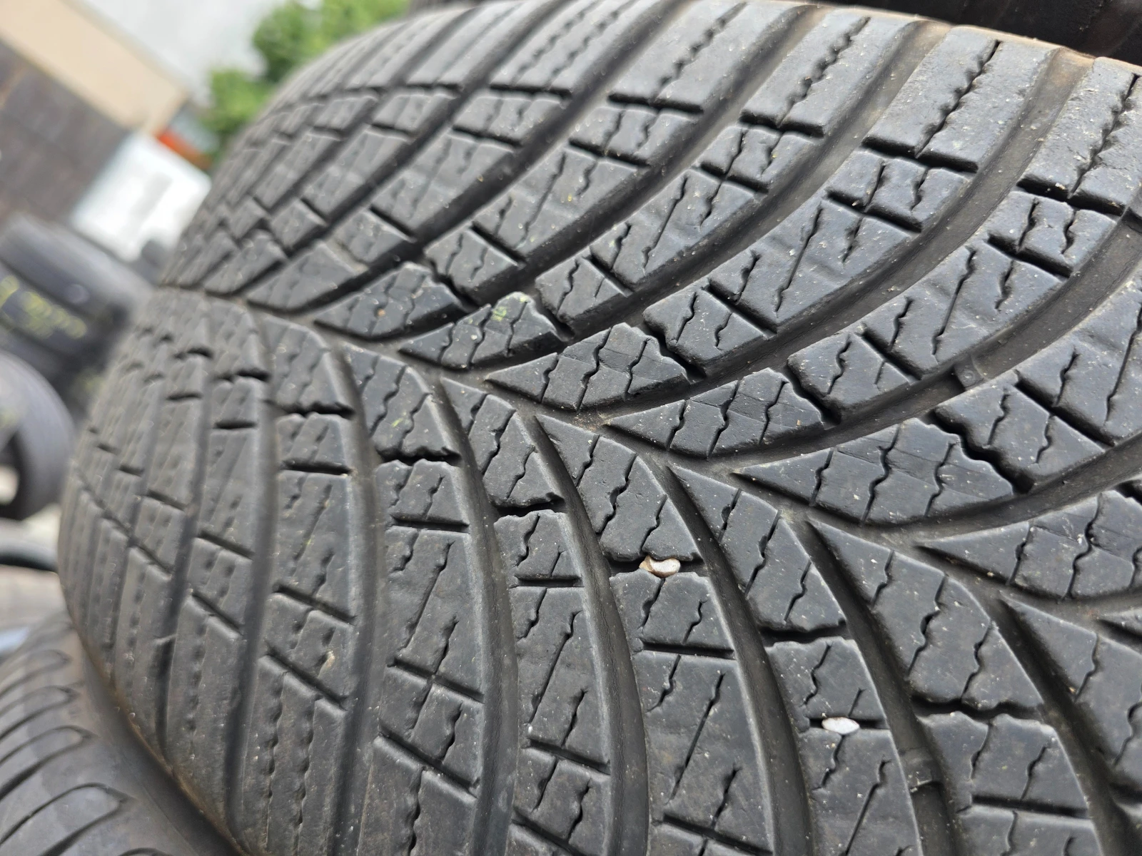 Гуми Всесезонни 215/55R17
