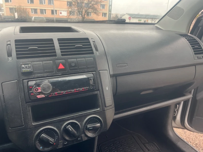 VW Polo, снимка 12 - Автомобили и джипове - 48257391